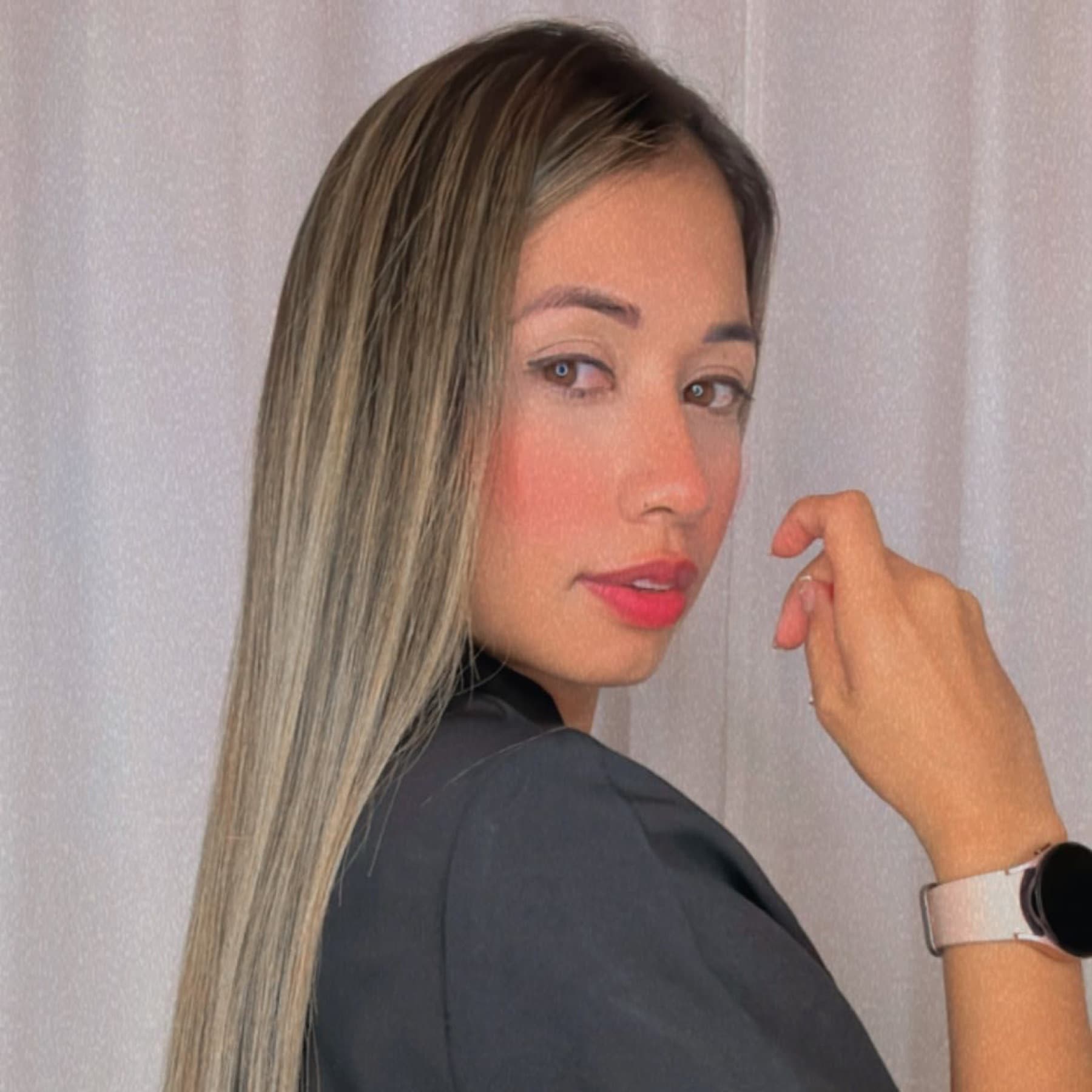 Mariantonietta, Micropigmentación, diseño de cejas y depilación con hilo