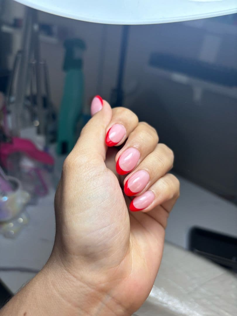 Manicura, pedicura y cejas
